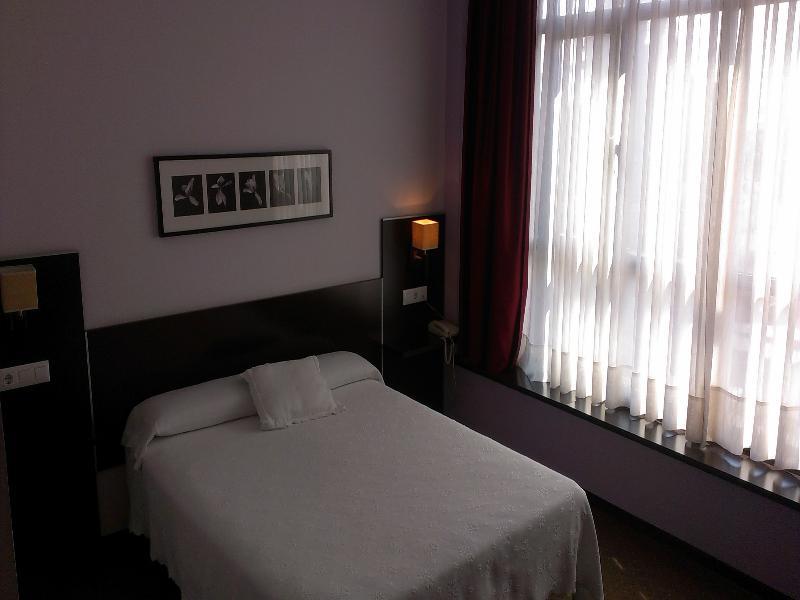 Oyo Hotel Parque Empresarial Авила Экстерьер фото